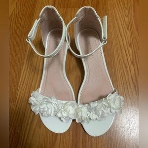 Beautiful dress sandals for girls